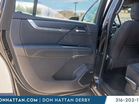 Used 2025 GMC Acadia Elevation image 18