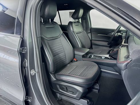 Used 2025 Ford Explorer ST-Line w/ ST-Line Street Pack AWD/4WD image 29