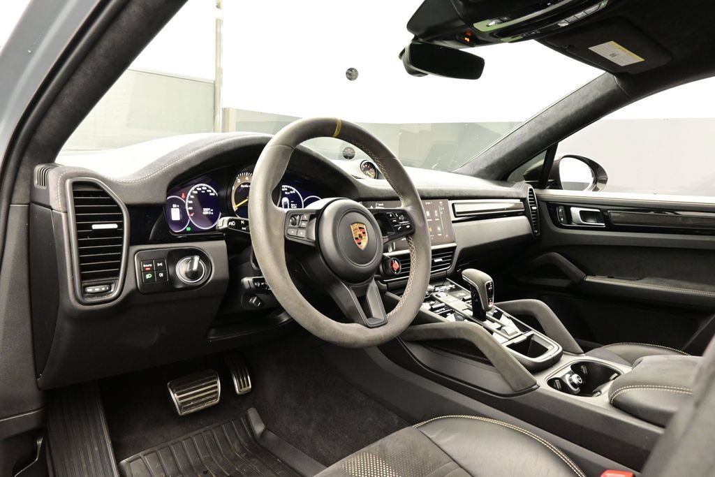 Used 2023 Porsche Cayenne Turbo GT AWD/4WD image 4