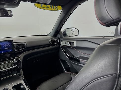 Used 2023 Ford Explorer ST-Line w/ Class IV Trailer Tow Package image 26