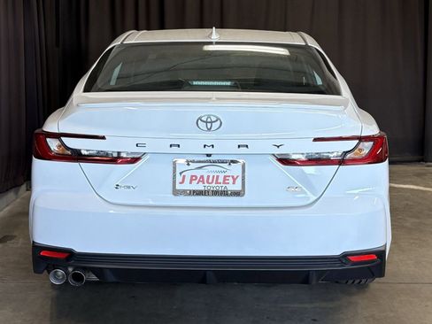 Used 2025 Toyota Camry SE image 27
