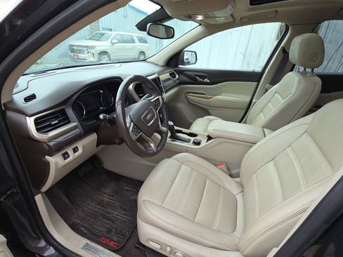 Used 2019 GMC Acadia Denali w/ Technology Package image 8