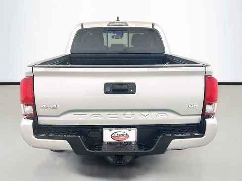 Used 2023 Toyota Tacoma SR5 w/ Technology Package AWD/4WD image 5