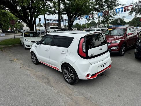 Used 2014 Kia Soul + FWD image 6