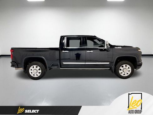 Used 2024 Chevrolet Silverado 2500 High Country w/ Max Trailering Package AWD/4WD image 6