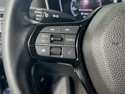 Used 2024 Honda Civic EX-L image 17