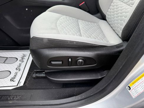 Used 2019 Chevrolet Equinox LT image 23