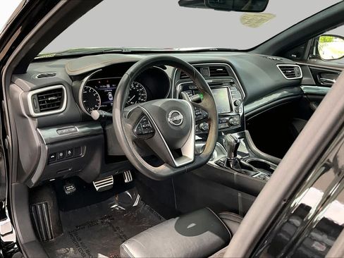 Used 2023 Nissan Maxima SR w/ Sport Mat Group FWD image 18