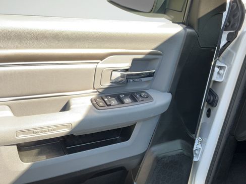 Used 2019 RAM 1500 Big Horn RWD image 32