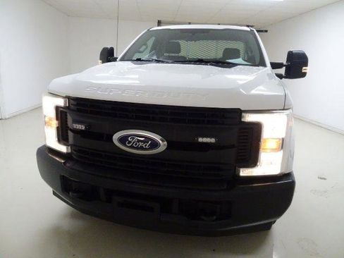Used 2019 Ford F250 XL w/ Power Equipment Group RWD image 9