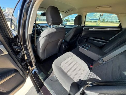 Used 2020 Ford Fusion SE FWD image 24