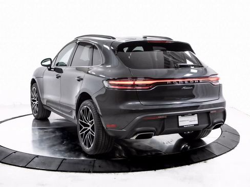 Certified 2025 Porsche Macan image 3