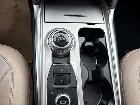 Used 2020 Ford Explorer Limited image 17