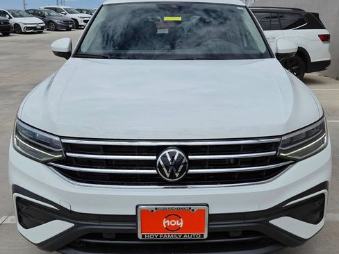 Used 2024 Volkswagen Tiguan SE FWD image 4