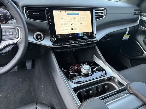 New 2026 Jeep Grand Wagoneer 4WD image 27