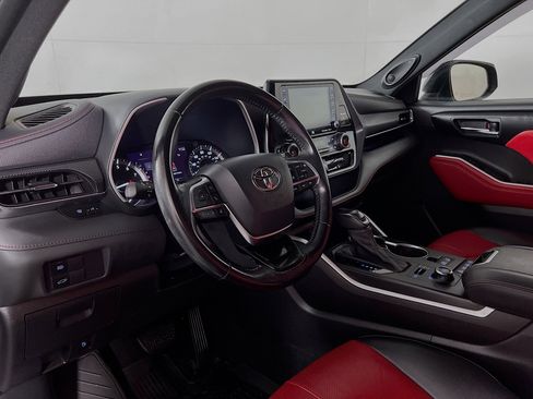 Certified 2021 Toyota Highlander XSE image 9
