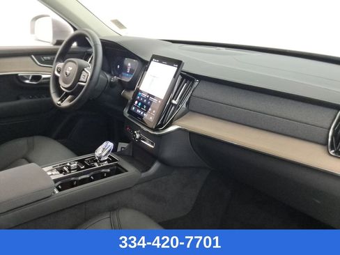 Certified 2025 Volvo XC90 B5 Plus image 28