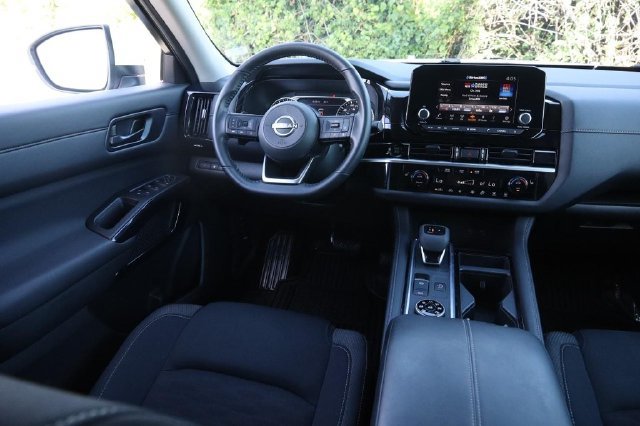 Certified 2025 Nissan Pathfinder SV AWD/4WD image 24