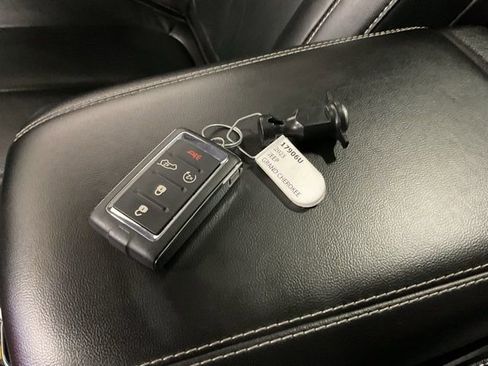 Used 2023 Jeep Grand Cherokee Limited w/ Luxury Tech Group II image 23