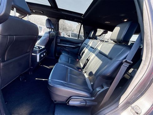 Used 2021 Ford Expedition XLT image 27