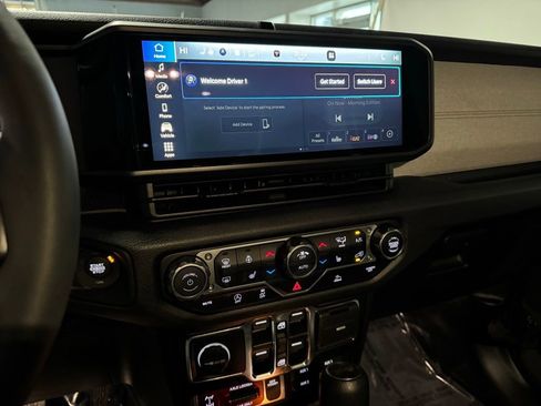 Used 2024 Jeep Wrangler Willys image 10