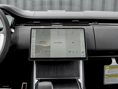 New 2025 Land Rover Range Rover SE image 19