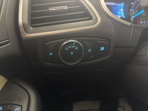 Certified 2021 Ford Edge SE image 20