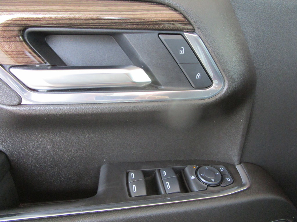 Used 2025 Chevrolet Silverado 1500 LT Trail Boss w/ Convenience Package II AWD/4WD image 39
