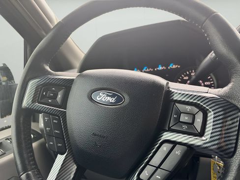 Used 2015 Ford F150 XLT w/ Equipment Group 302A Luxury AWD/4WD image 15