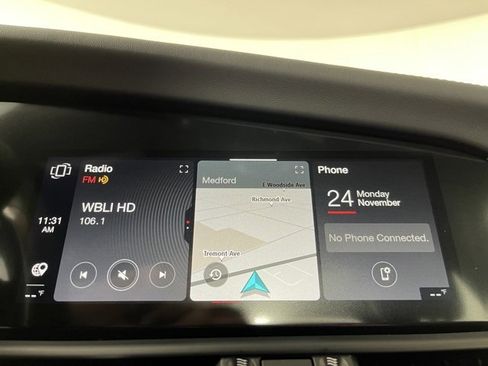 Used 2025 Alfa Romeo Giulia AWD w/ Driving Assist Package image 27