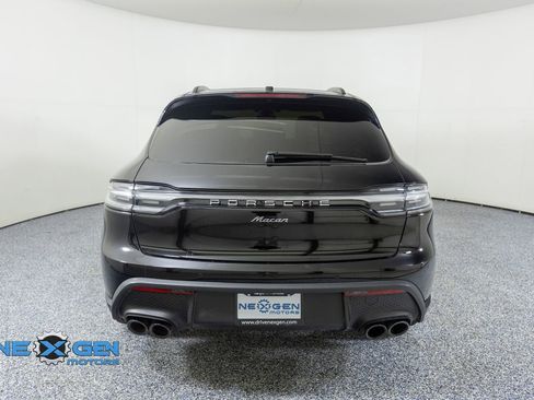 Used 2024 Porsche Macan AWD/4WD image 6