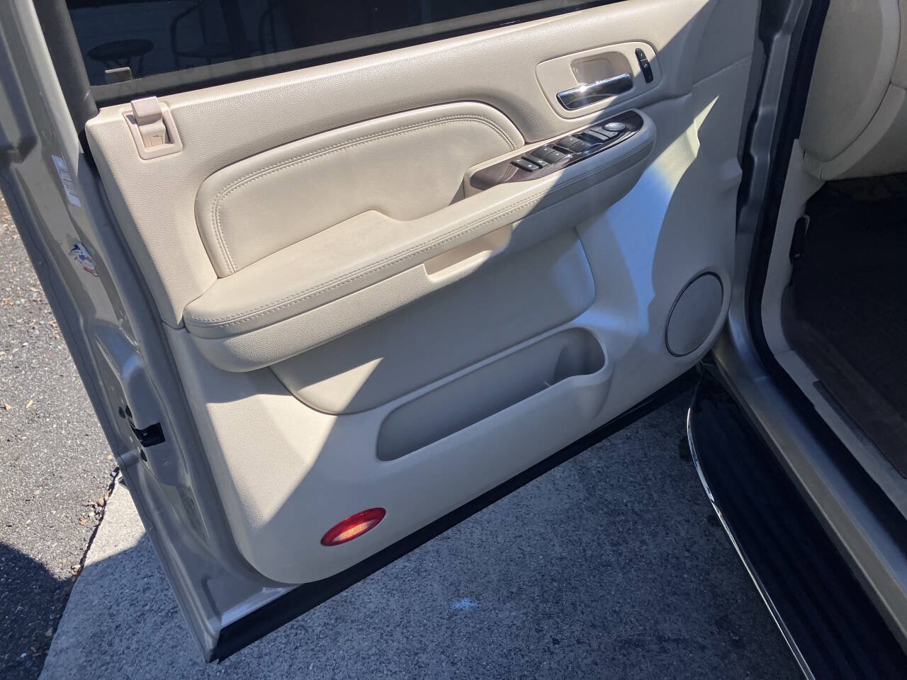 Used 2007 Cadillac Escalade AWD image 8