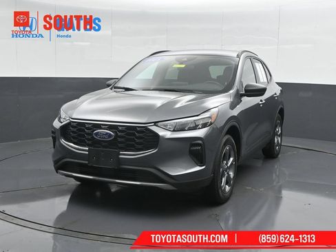 Used 2025 Ford Escape ST-Line AWD/4WD image 6