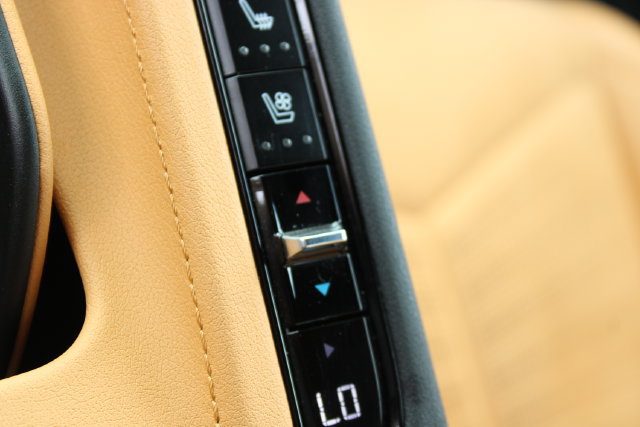 Used 2021 Chevrolet Corvette Stingray Preferred Conv w/ Z51 Performance Package RWD image 35