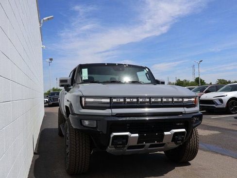 New 2025 GMC Hummer EV 2X w/ LPO, Dark Essentials Package AWD/4WD image 6