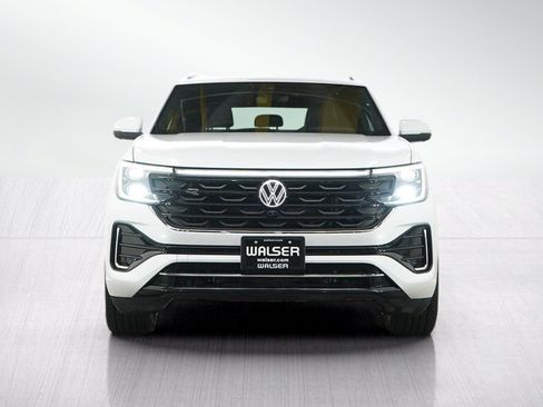 Used 2025 Volkswagen Atlas Cross Sport SEL Premium R-Line AWD/4WD image 8