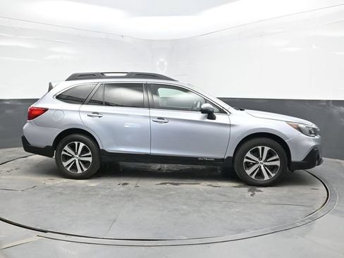 Used 2019 Subaru Outback 2.5i Limited AWD/4WD image 9