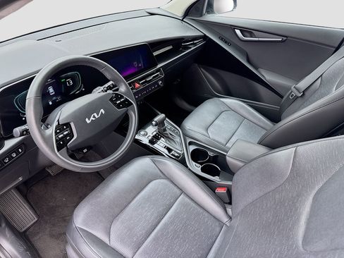 Used 2023 Kia Niro FWD image 7