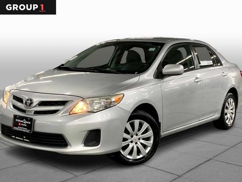 Used 2012 Toyota Corolla LE FWD image 1