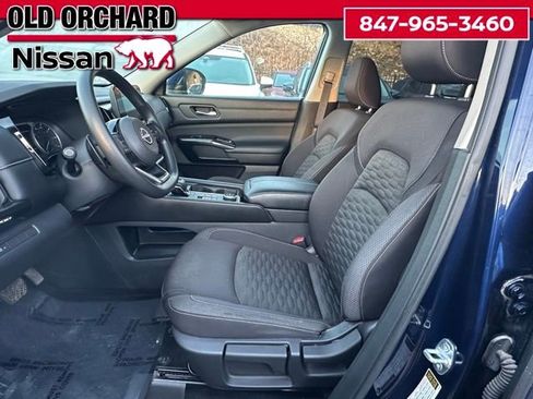 Used 2022 Nissan Pathfinder S image 10