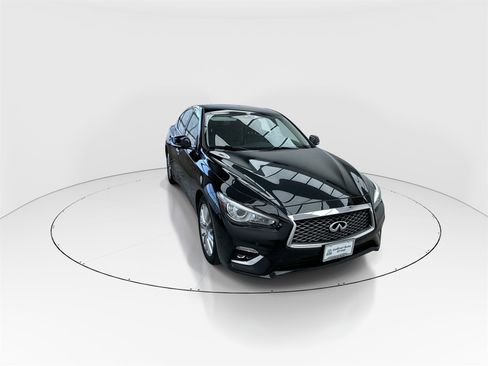 Used 2021 INFINITI Q50 Luxe image 2