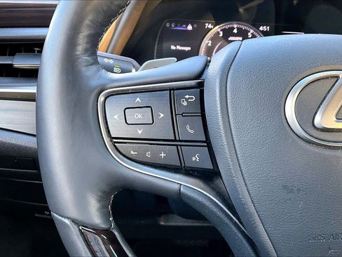 Used 2019 Lexus ES 350 w/ Luxury Package image 21