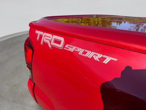 Used 2016 Toyota Tacoma TRD Sport w/ Towing Package image 18