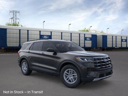 New 2026 Ford Explorer Active image 7