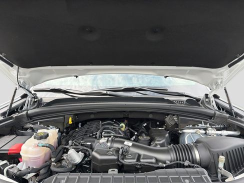 Used 2023 Jeep Grand Cherokee Limited AWD/4WD image 15