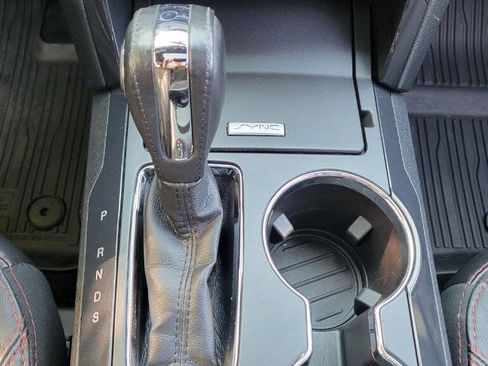 Used 2018 Ford Explorer XLT w/ Equipment Group 202A image 32