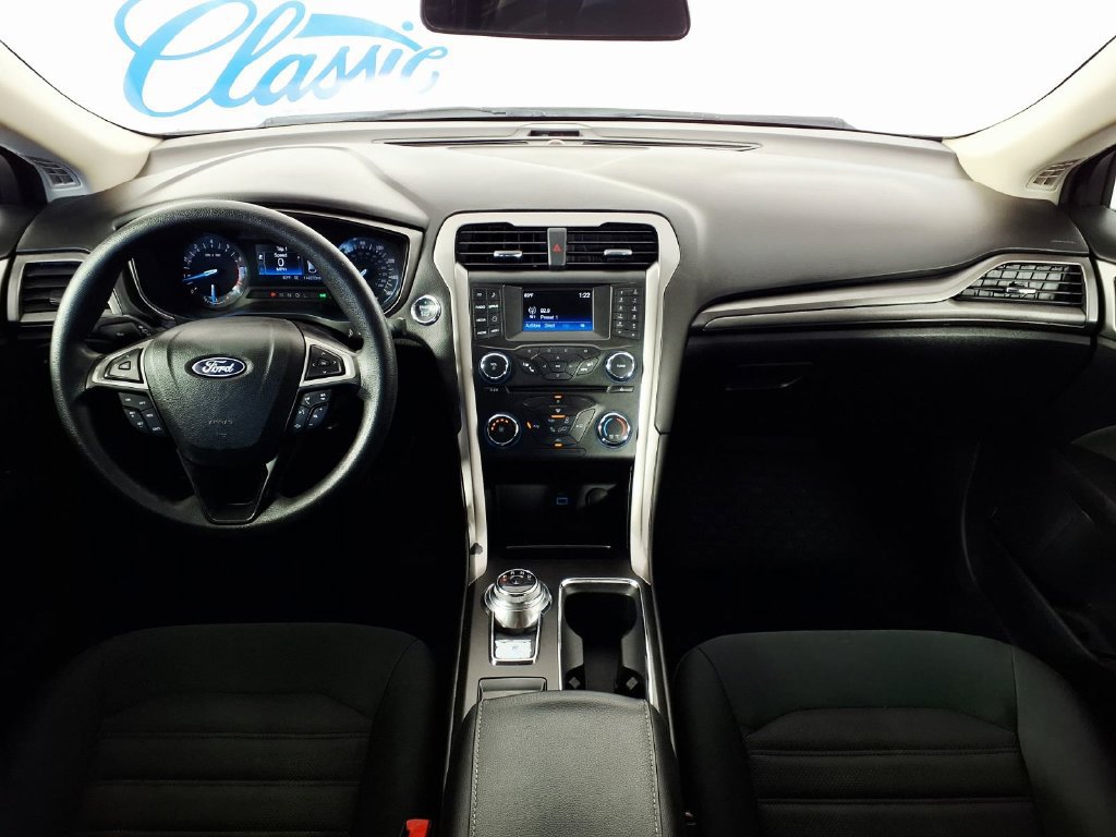 Used 2018 Ford Fusion SE FWD image 15
