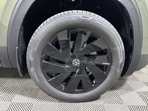 New 2026 Volkswagen Atlas SE image 11