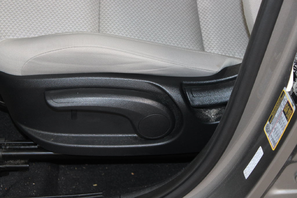 Used 2025 Kia Soul LX w/ LX Technology Package FWD image 14