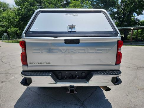 Used 2023 Chevrolet Silverado 2500 LT w/ Convenience Package AWD/4WD image 5